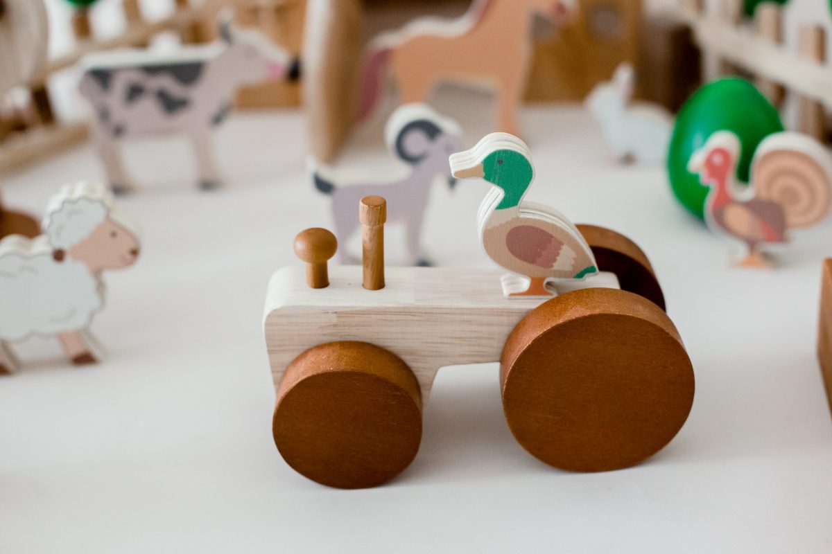 Wooden Farm Animal & Tractor Play Set – Imaginative Open-Ended Toy for Ages 2+